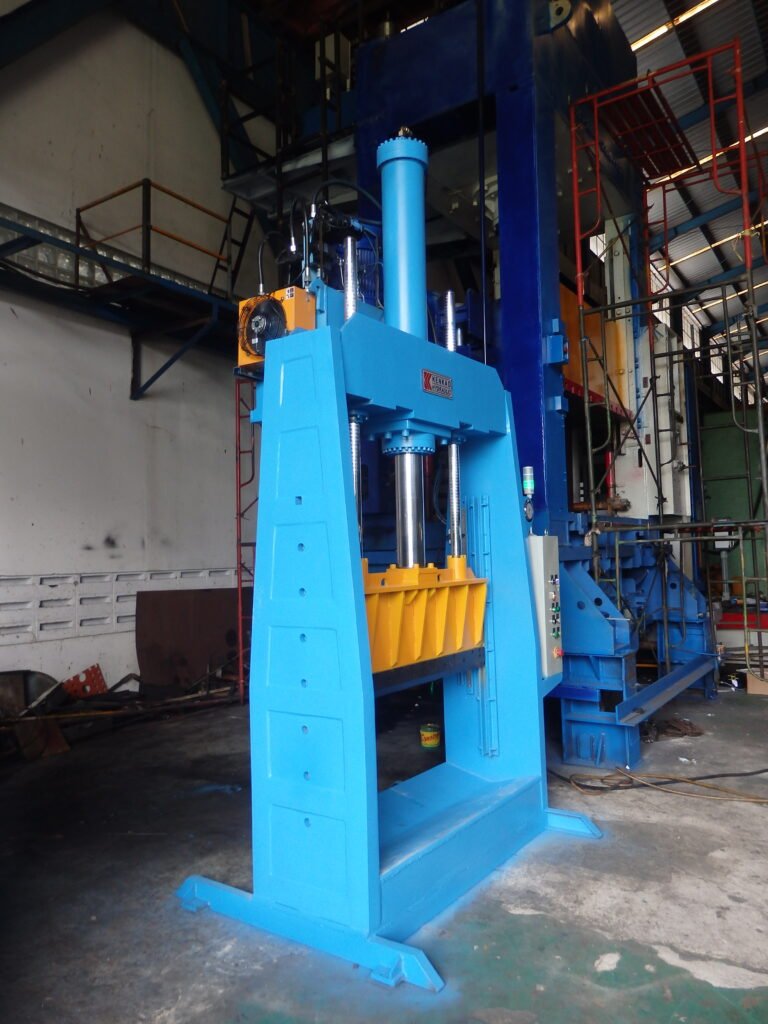 HEAVY HYDRAULIC PLASTIC CUTTER