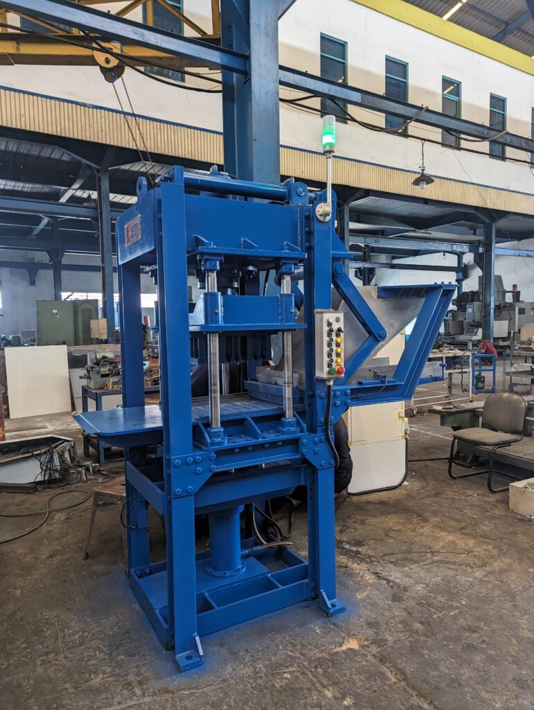 40-TON PUPUK BRIQUETTING PRESS